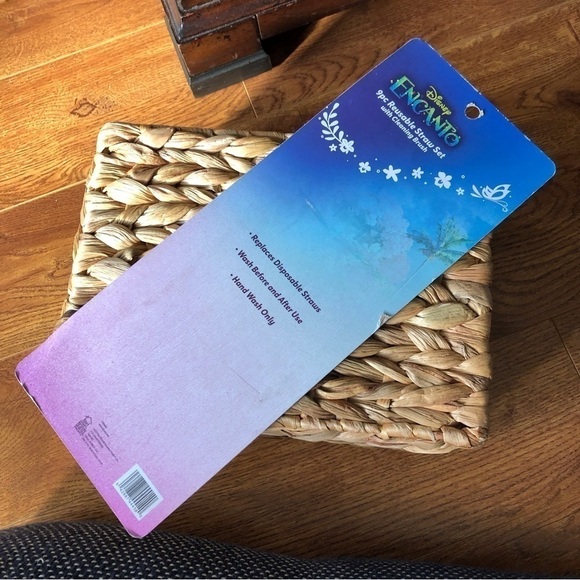 Disney: Encanto 9pc. Reusable straw set with cleaning brush - Picture 3 of 5